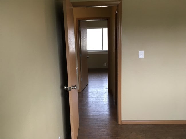 Building Photo - 304 Biggs Dr