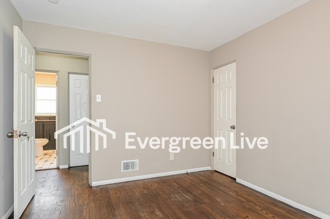 Building Photo - 20 Florissant Park Dr