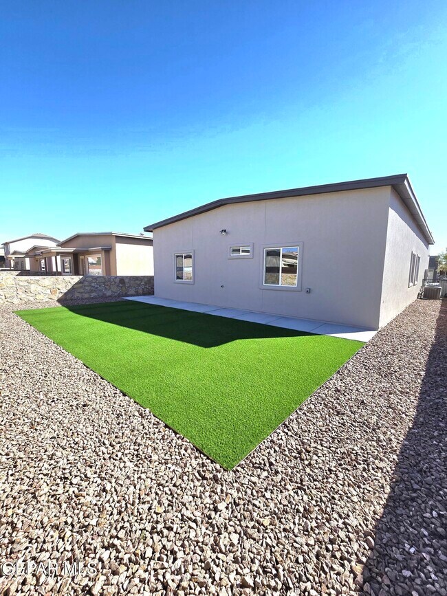 Building Photo - 3857 Loma Cortez Dr