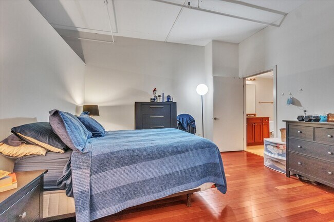 Building Photo - 520 S State St