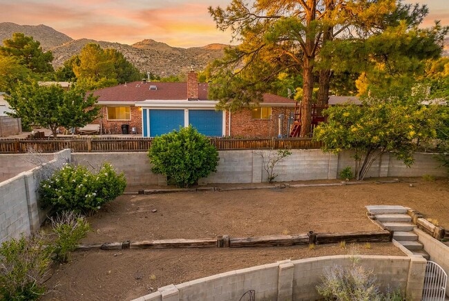 Building Photo - 3008 Matador Dr NE