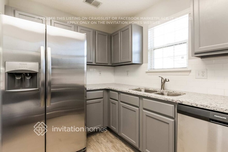 Building Photo - 4611 Orange Dr