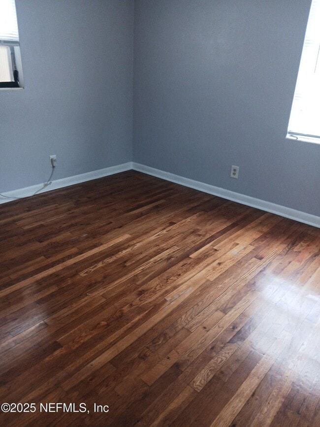 Building Photo - 1145 W 25th St