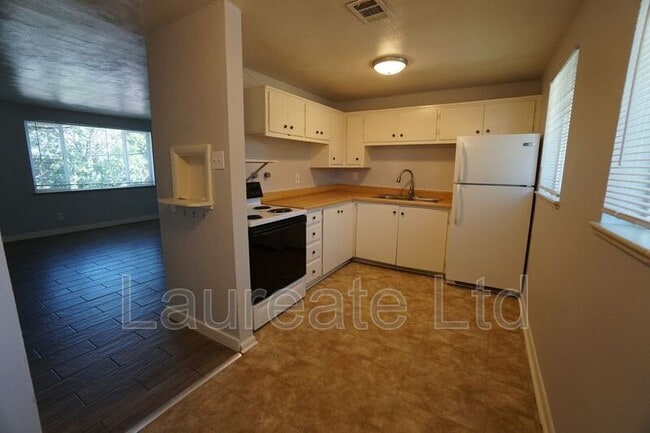 Primary Photo - 675 Miller Ct