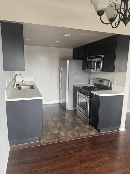 Building Photo - 811 15th St