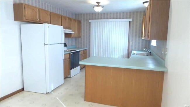 Building Photo - 105 Twin Oaks Dr