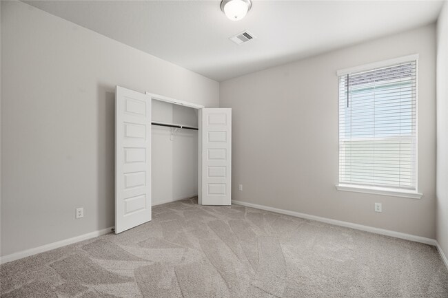 Building Photo - 719 Sandy Bay Ln