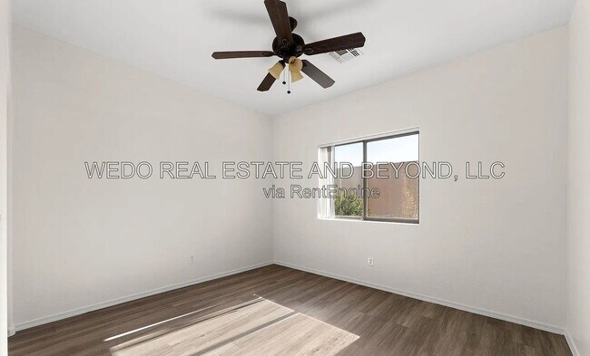 Building Photo - 2721 E Schiliro Cir