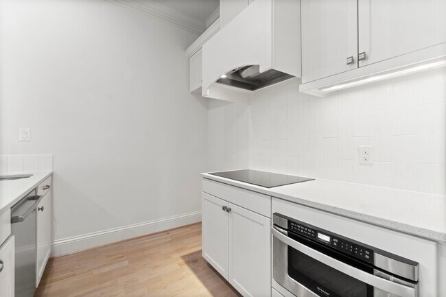 Building Photo - 58 E Bay Blvd