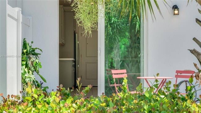 Building Photo - 241 Preserve Trl N