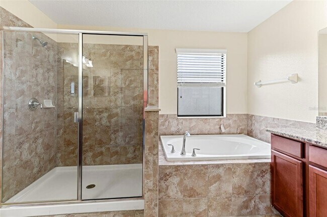 Building Photo - 20008 Date Palm Way