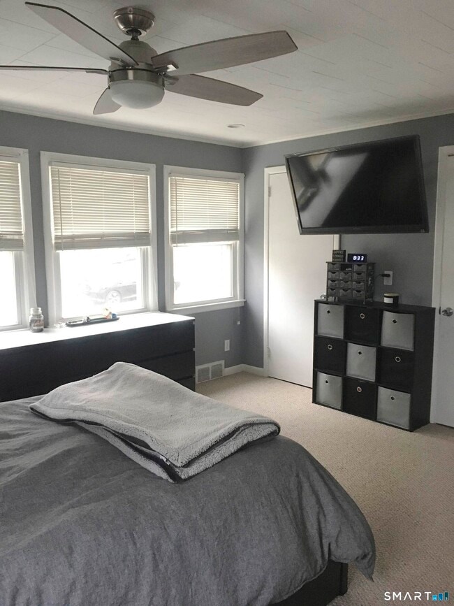 Building Photo - 25 Rena Pl