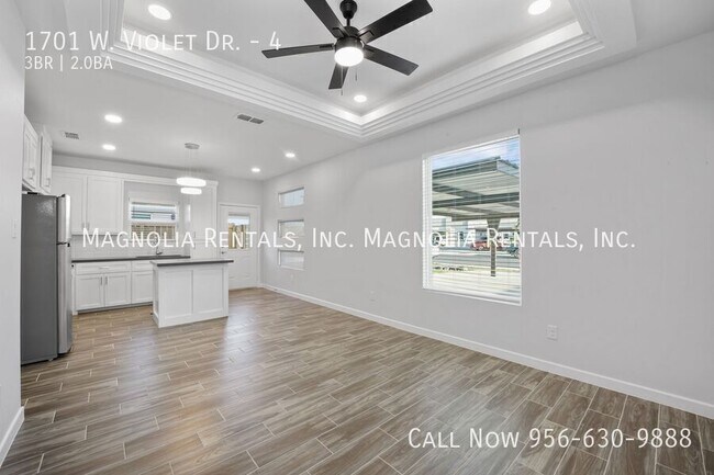 Building Photo - 1701 W Violet Dr