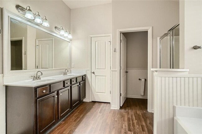 Building Photo - 1835 Habersham Villa Dr