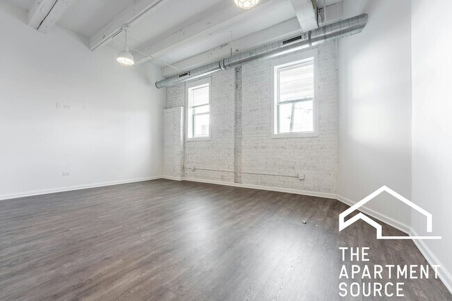 Building Photo - 932 W Dakin St