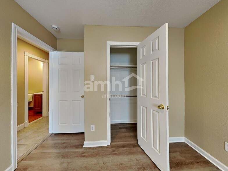 Building Photo - 2928 Frontier Ln