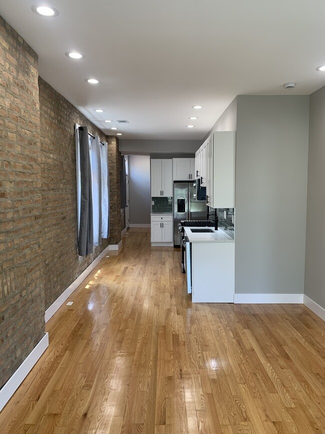 Building Photo - 1303 W Flournoy St