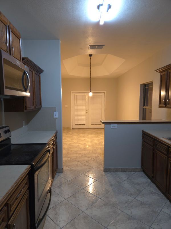 Building Photo - 9335 Los Olmos Dr