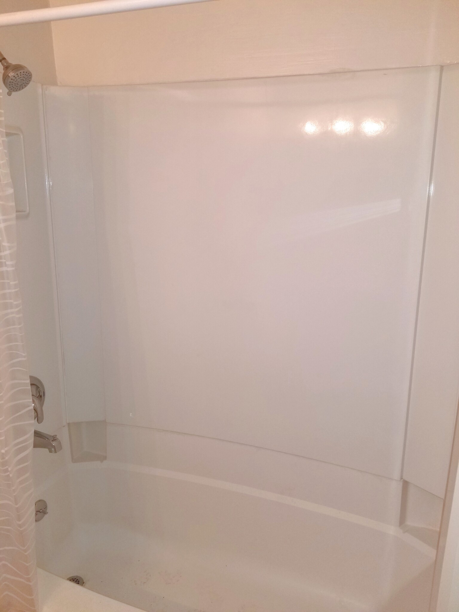 Tub - 2840 Colonial Ave SW