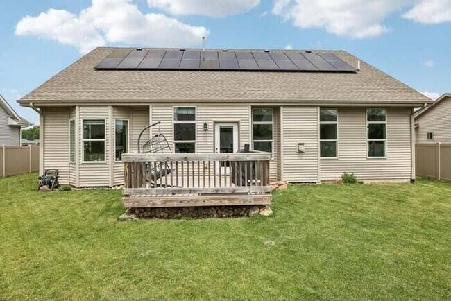 Building Photo - 4338 Sandstone Dr