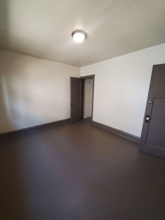 Building Photo - 2920-2922 W Melvina St. (Duplex)