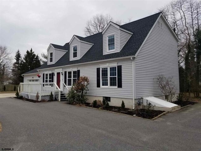 Primary Photo - 161 E Wyoming Ave