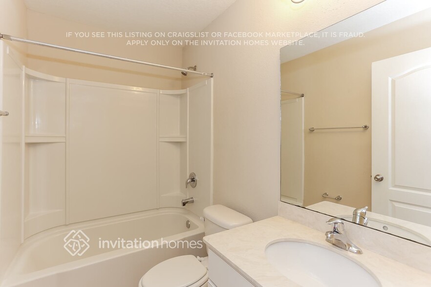 Building Photo - 12466 Itani Wy
