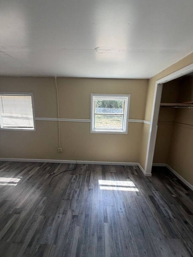 Building Photo - 607 E Gordon St