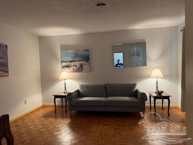 Building Photo - 4090 Arbutus Dr