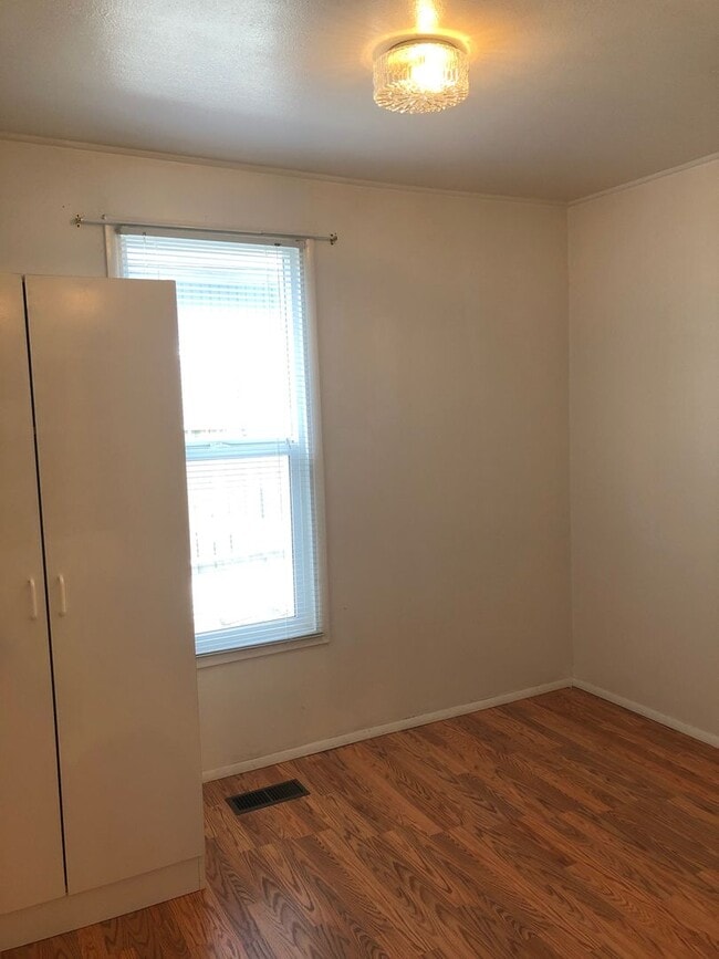 Building Photo - 2-Bedroom Single-Level House in Sherwood   $1000.00  OFF  1ST  FULL  MONTH'S  RENT