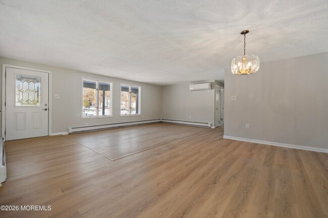 Building Photo - 261 Oak Ave