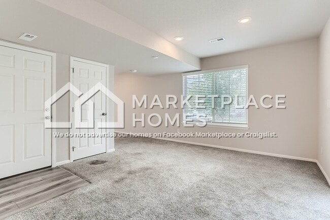 Building Photo - 10134 Zeno St
