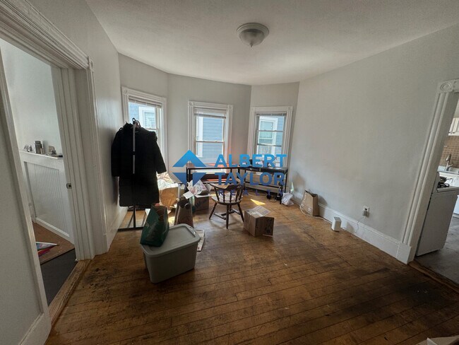 Building Photo - 22 Royal St