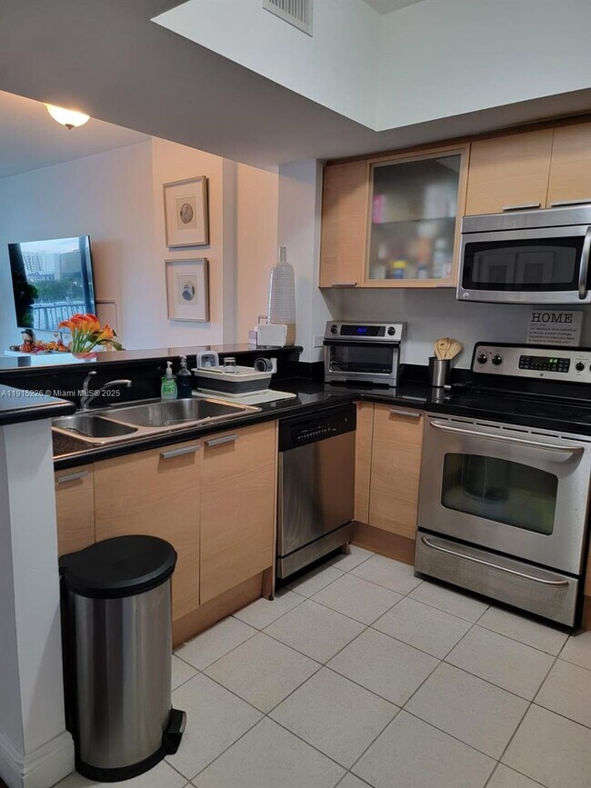 Building Photo - 140 S Dixie Hwy