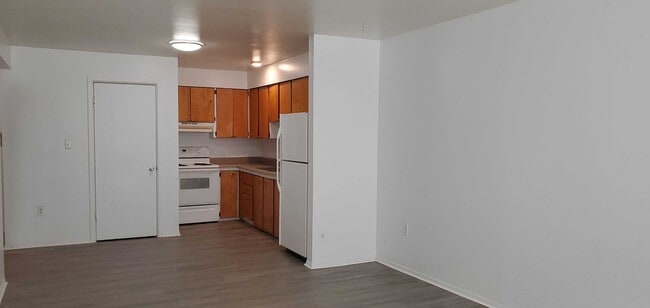 Building Photo - ? Move-In Special! Modern & Spacious 2 Bedroom Near Downtown Denver ?