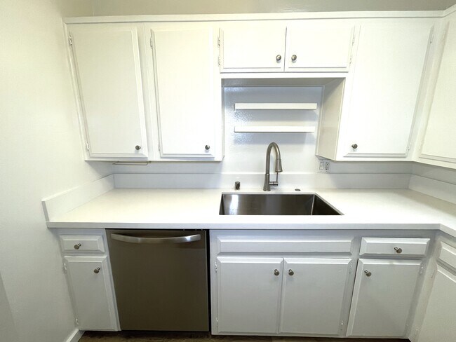 Building Photo - 3615 Keystone Ave