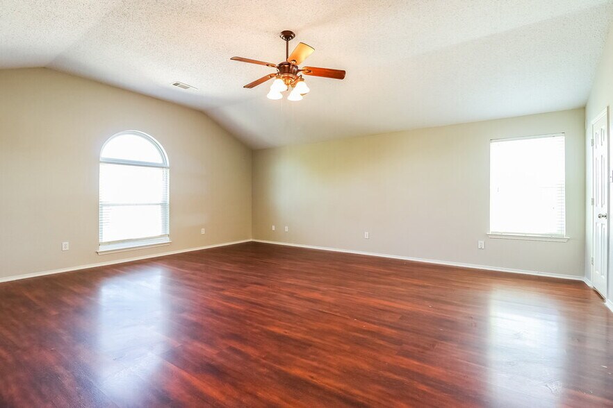 Building Photo - 10229 Dawson Trail