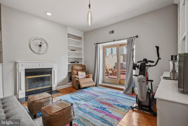 Building Photo - 709 S Bond St