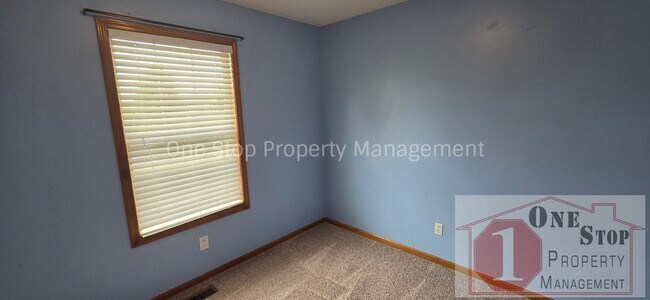 Building Photo - Beautiful 3 Bedroom & 2 Bathroom Home!
