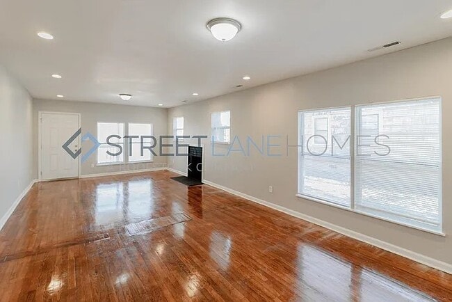 Building Photo - 3237 Beech Ave SW