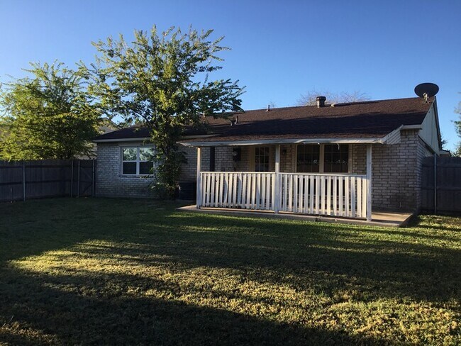 Building Photo - 5221 Norris Dr