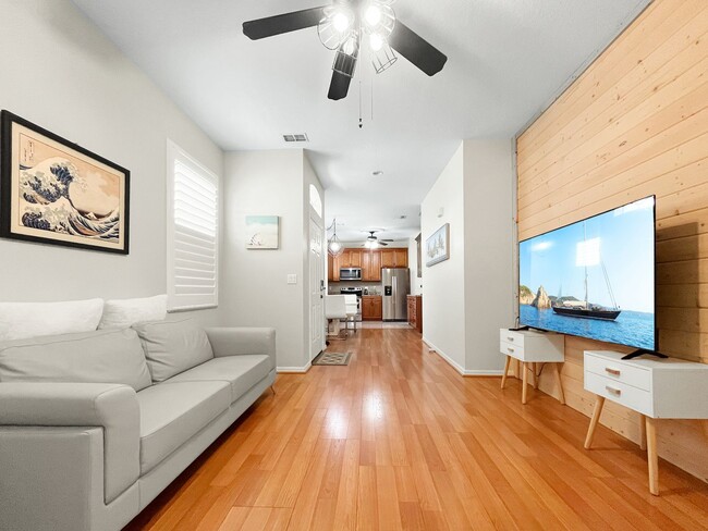 Building Photo - Spacious 4-Bedroom Townhome with Lake Views in Desirable Willow Lake Community