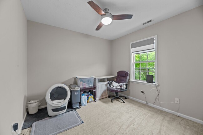 Building Photo - 131 Oakley Dr