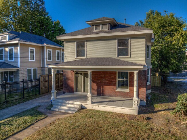 Building Photo - 1270 Peach Ave