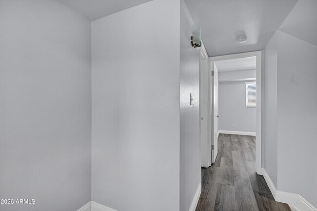 Building Photo - 14 E Hermosa Dr