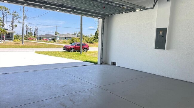 Building Photo - 488 Sunset Rd N