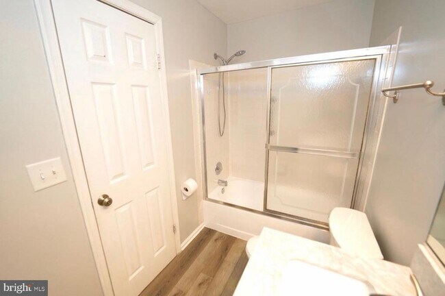 Building Photo - 5630 Ringwood Dr