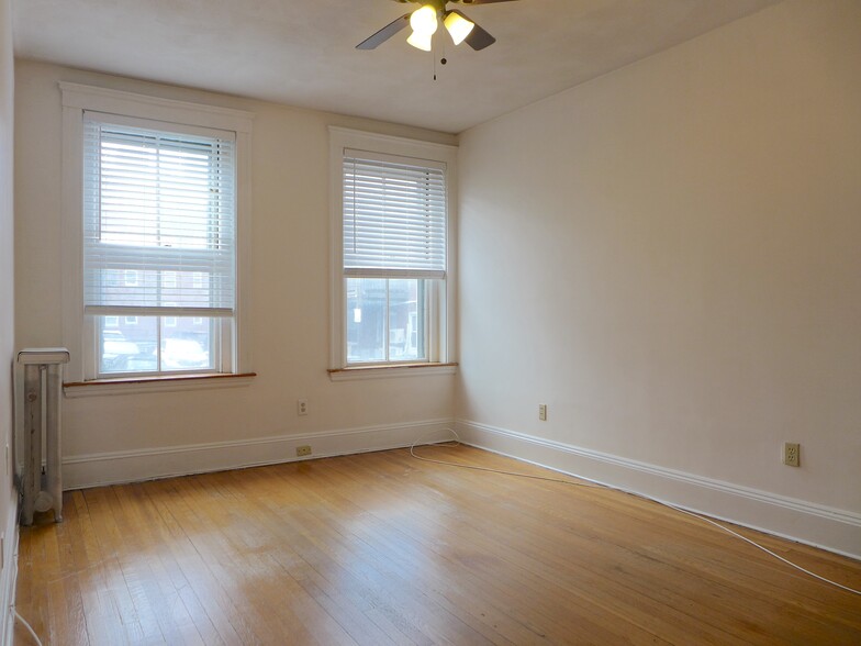 Building Photo - 1693 Beacon St