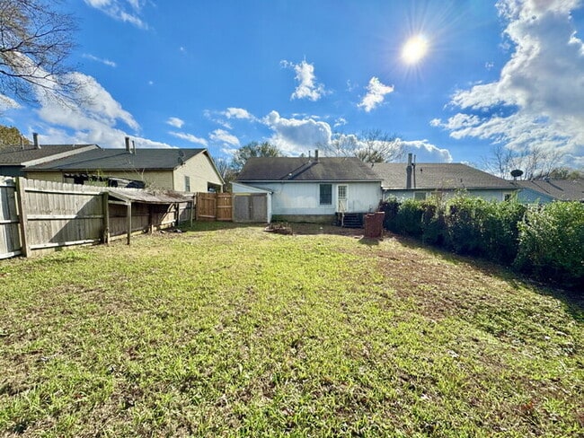 Building Photo - 6506 Wimble Road