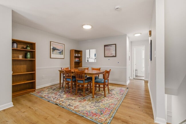 Building Photo - 1608 Key Blvd